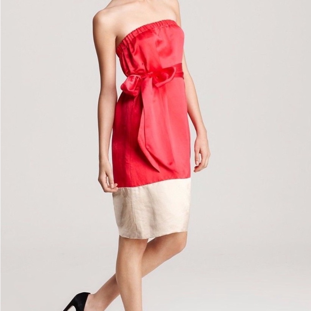 Marc by Marc Jacobs Elegant Susie Satin Strapless Dress. Elastic Neck Line.